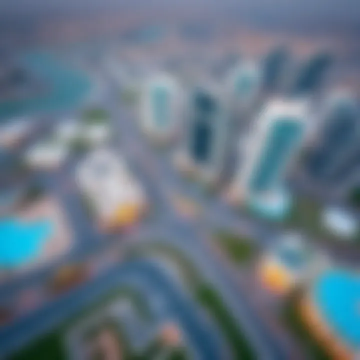 Aerial view of the vibrant landscape of سوق المنال in Dubai